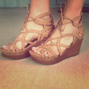 Gentle Soul by Kenneth Cole Size 9